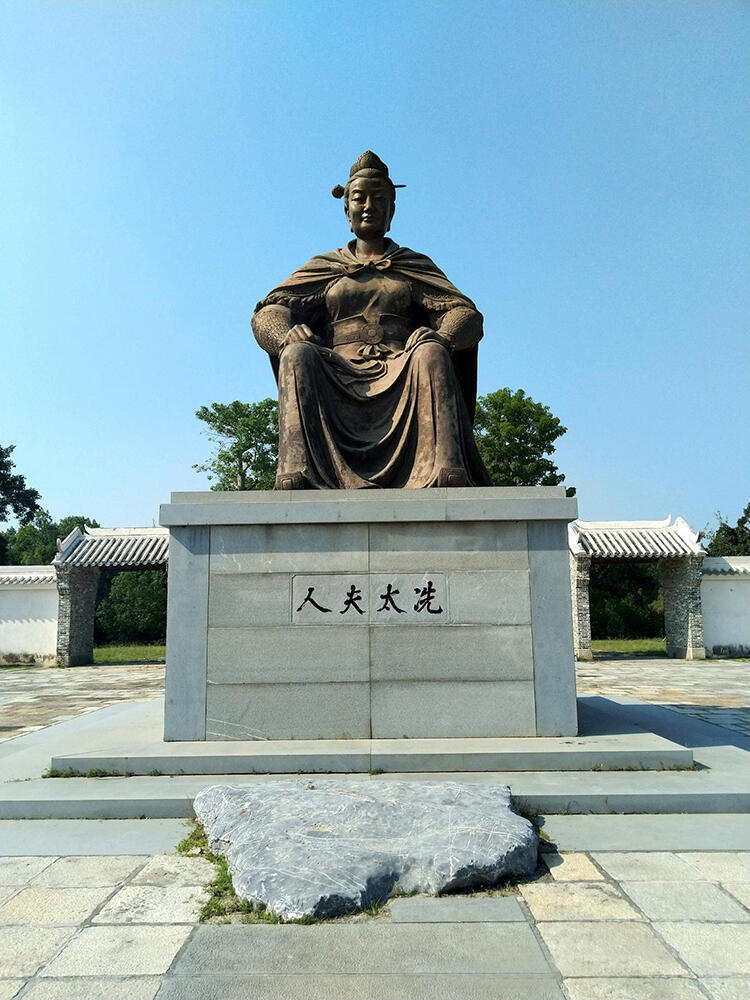 Statue of Madam Xian, a cultural highlight of my GBA Road Trip in Maoming
